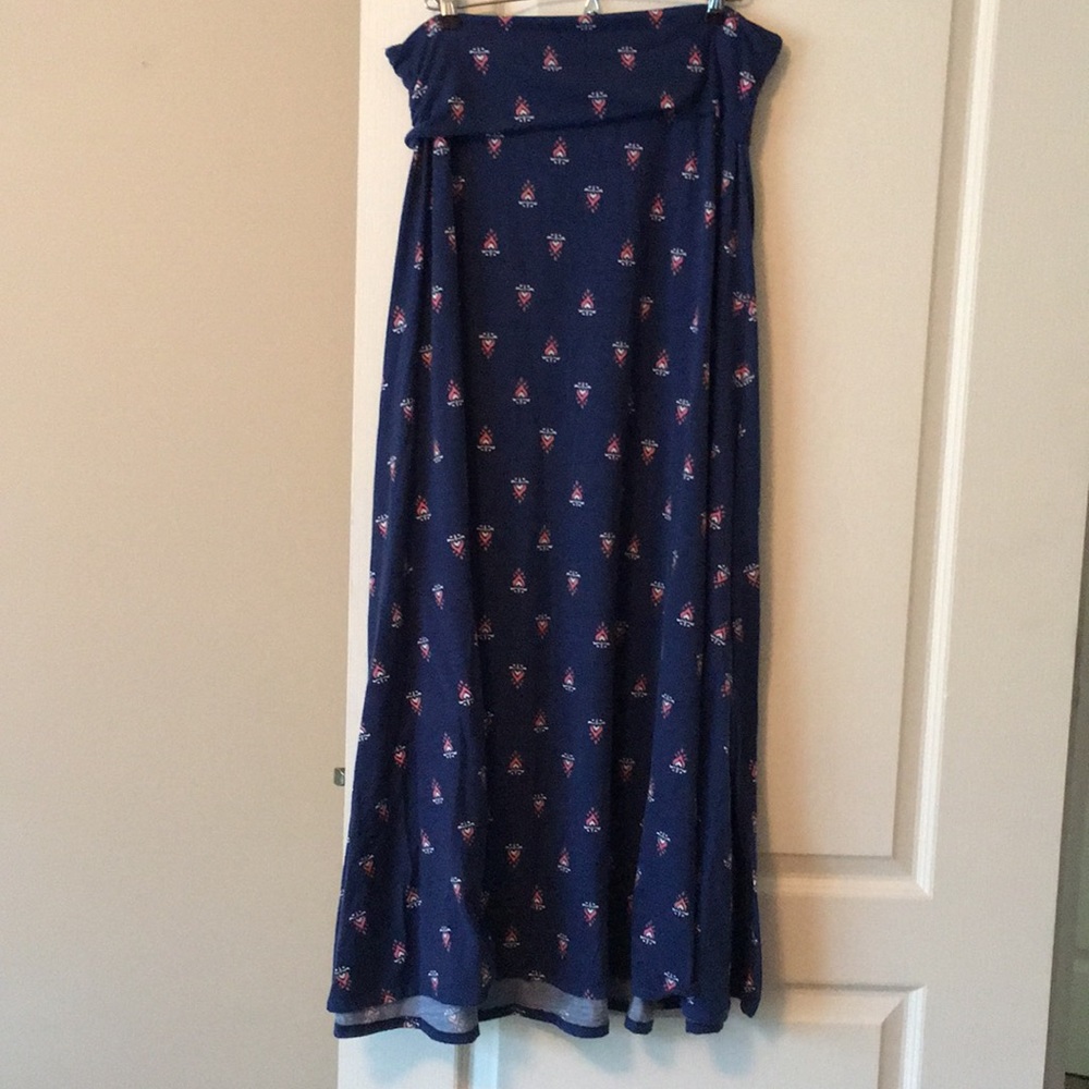 LuLaRoe maxi Blue with pale pink design size M GUC